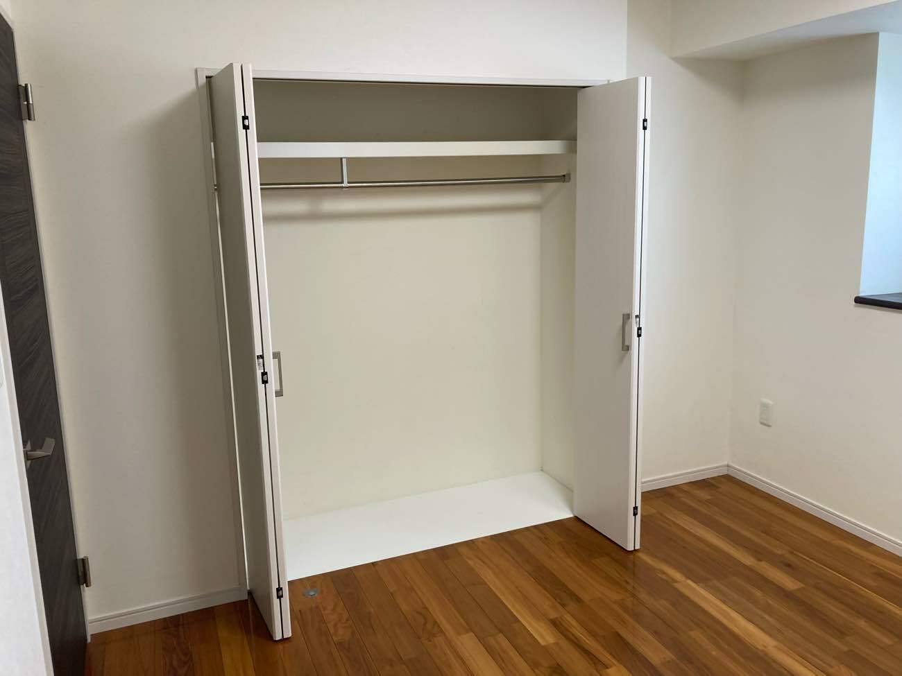 柔らかな曲線美と光の調律。ホテルライクな上質空間で叶えるマンションリフォーム／長崎市／K様邸