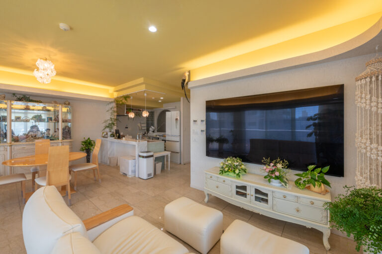 柔らかな曲線美と光の調律。ホテルライクな上質空間で叶えるマンションリフォーム／長崎市／K様邸