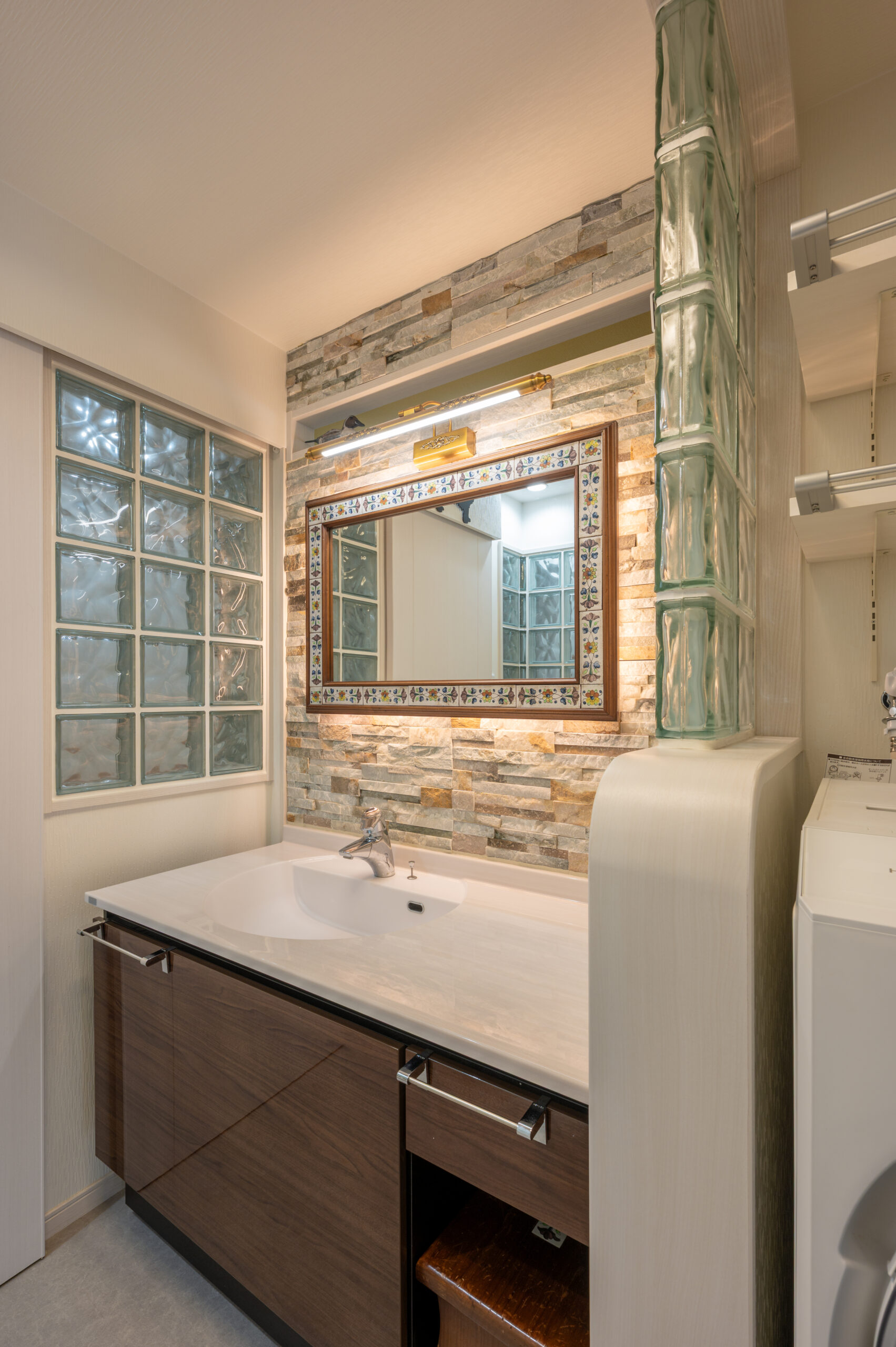 柔らかな曲線美と光の調律。ホテルライクな上質空間で叶えるマンションリフォーム／長崎市／K様邸