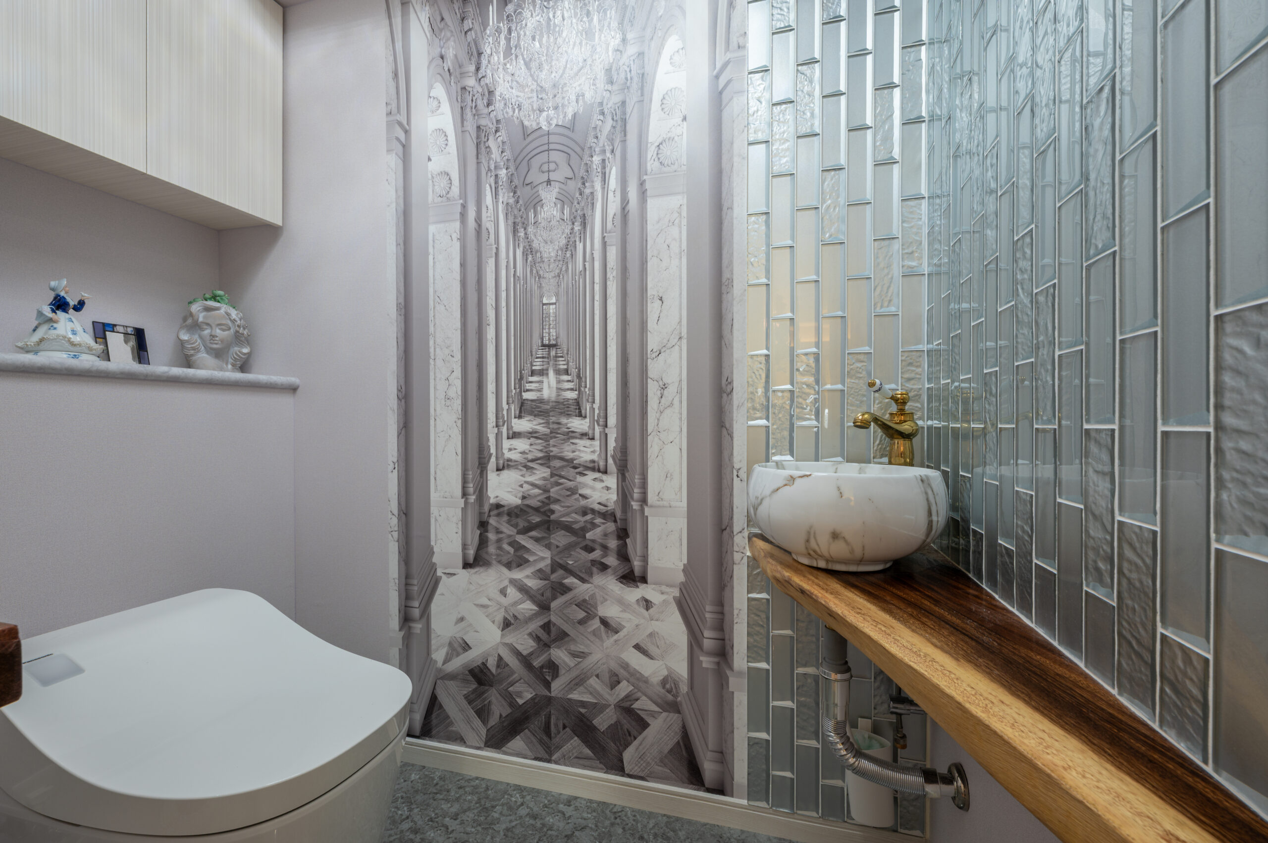 アクセントクロスにこだわったトイレスペース