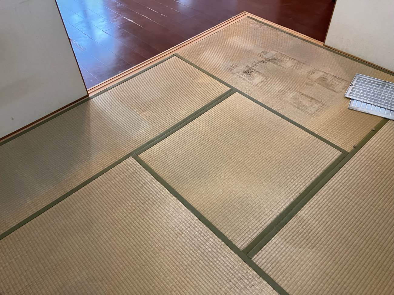 やさしい木質感とアイアンが調和するマンションリノベーション／O様邸