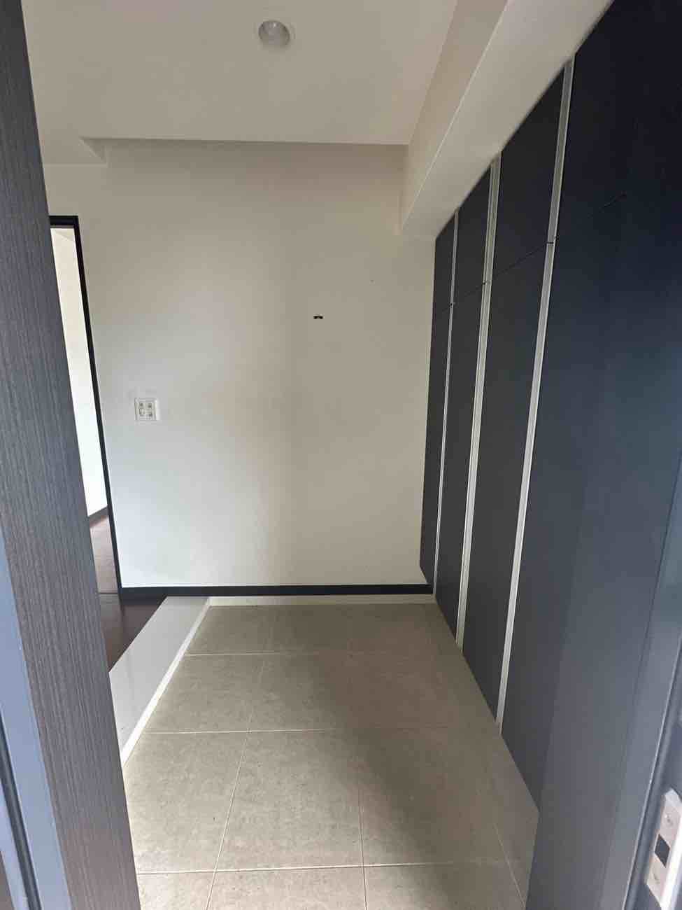 やさしい木質感とアイアンが調和するマンションリノベーション／O様邸