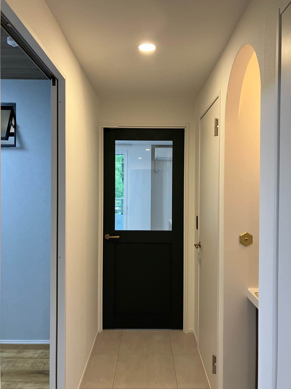 やさしい木質感とアイアンが調和するマンションリノベーション／O様邸