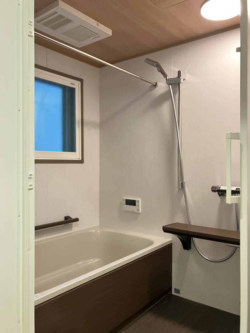 やさしい木質感とアイアンが調和するマンションリノベーション／O様邸