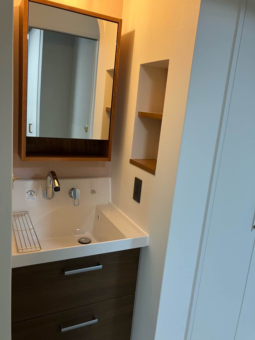 やさしい木質感とアイアンが調和するマンションリノベーション／O様邸