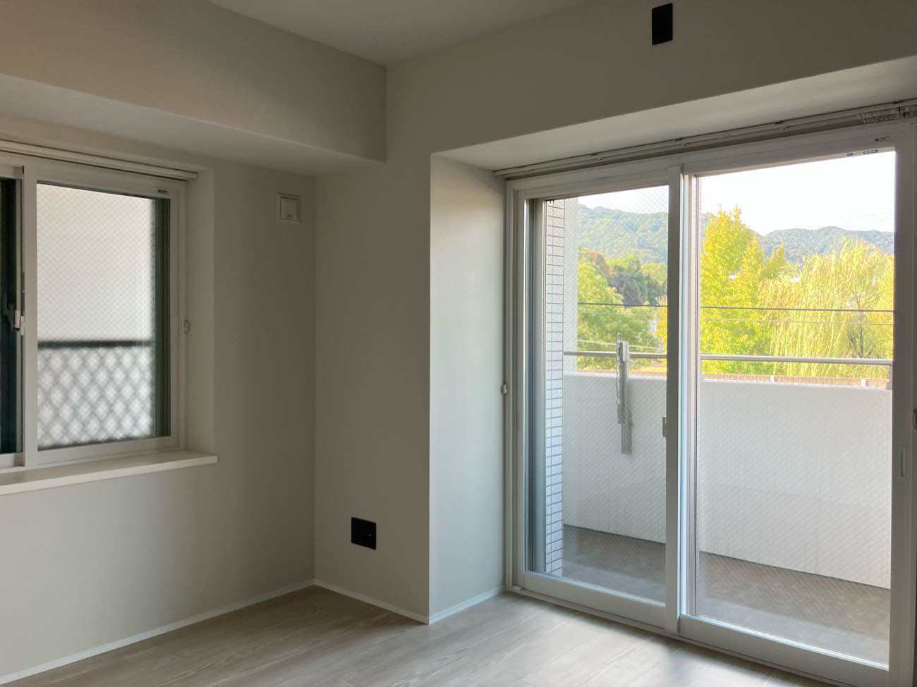 やさしい木質感とアイアンが調和するマンションリノベーション／O様邸