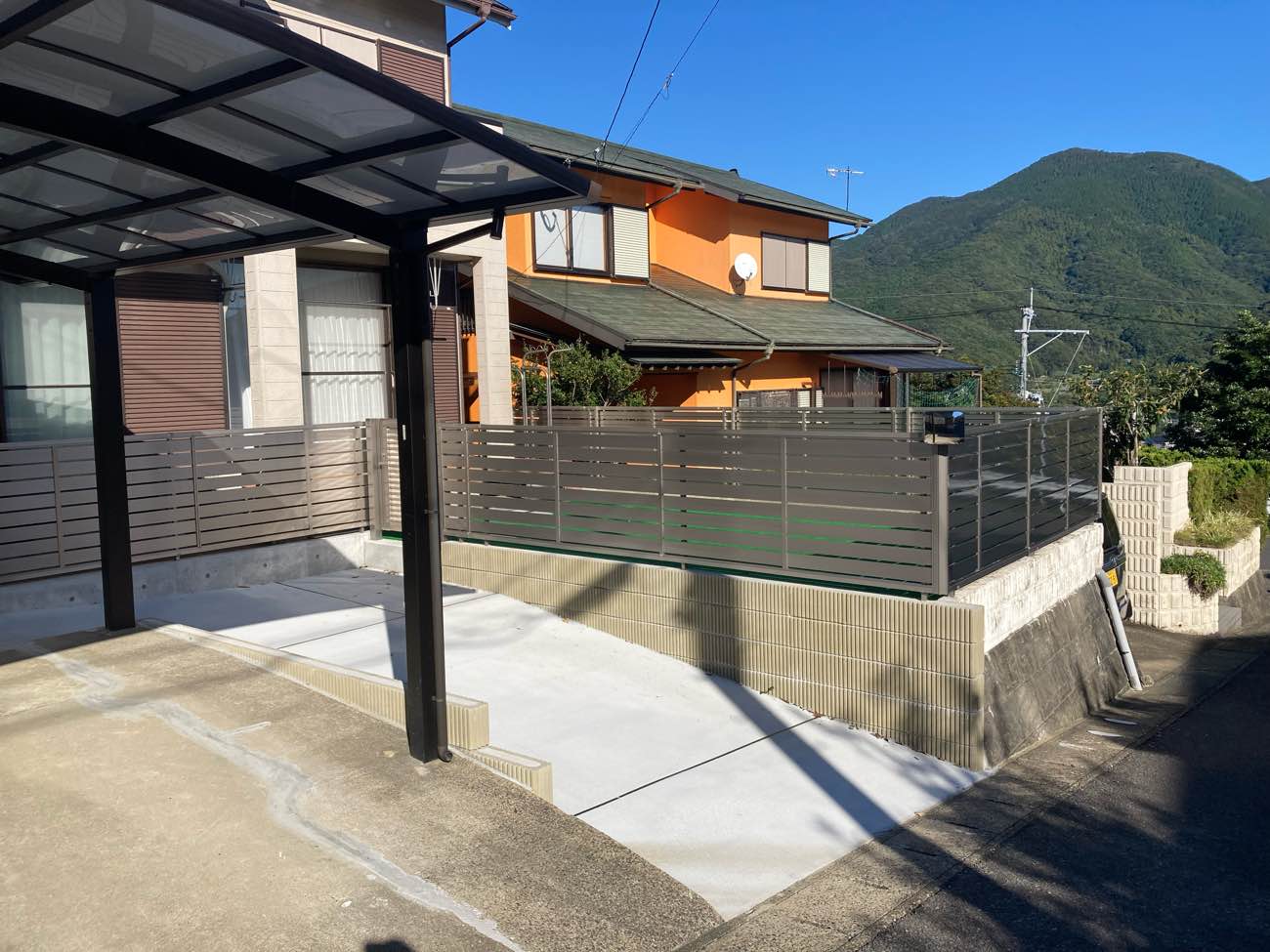 庭を整理して実現した、ゆとりある駐車場計画／H様邸