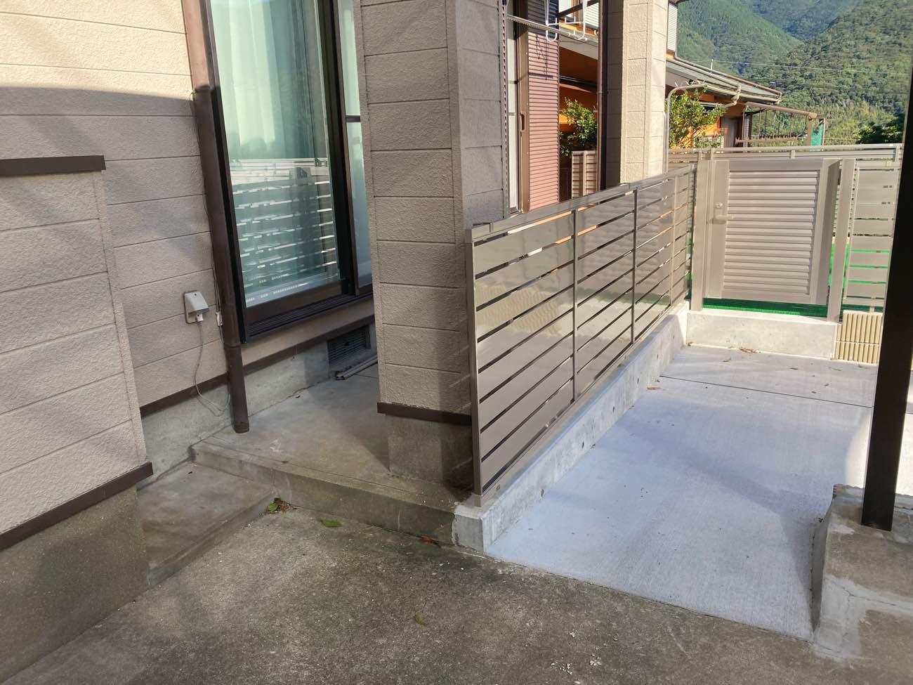 庭を整理して実現した、ゆとりある駐車場計画／H様邸