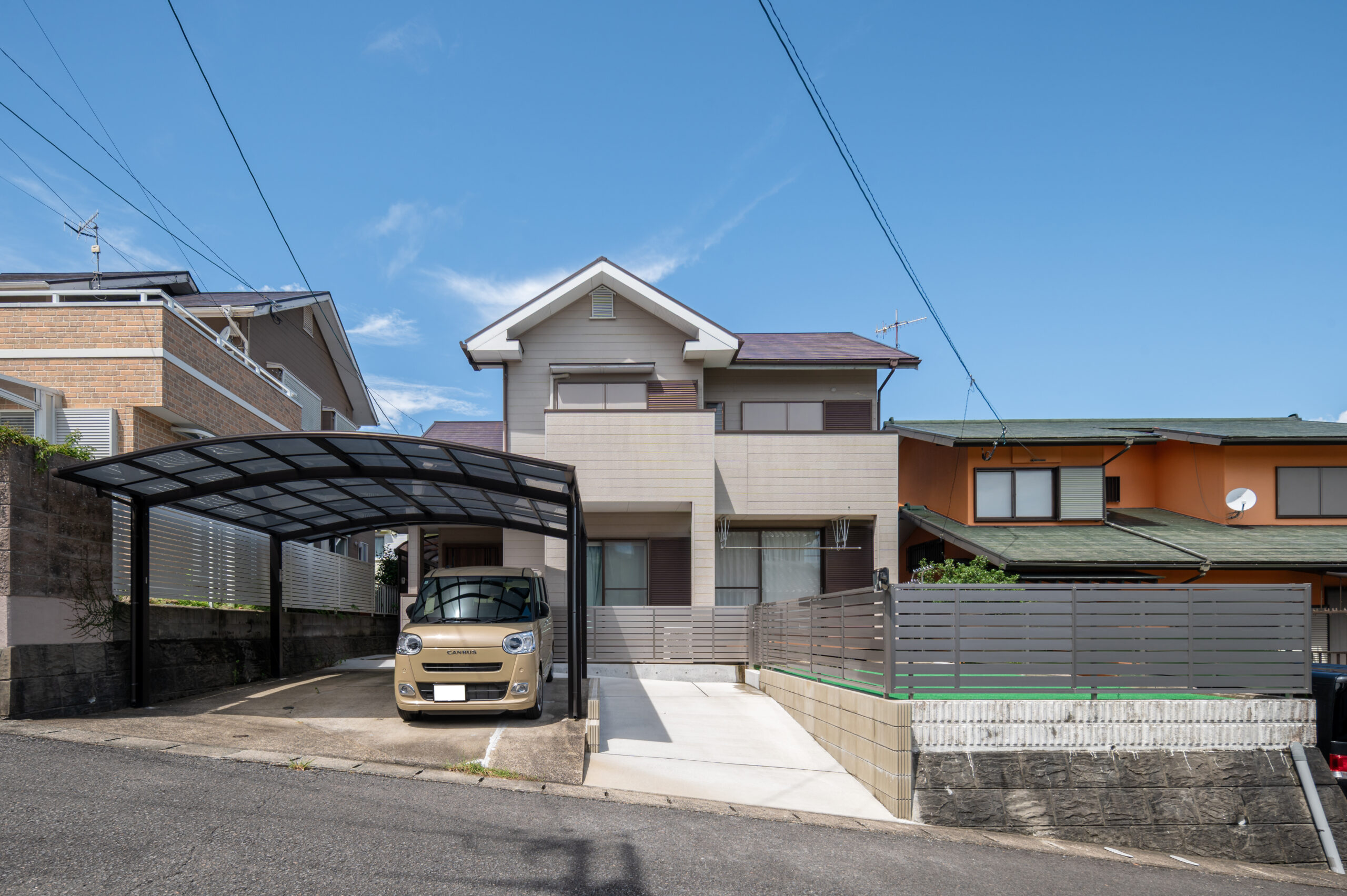 庭を整理して実現した、ゆとりある駐車場計画／H様邸