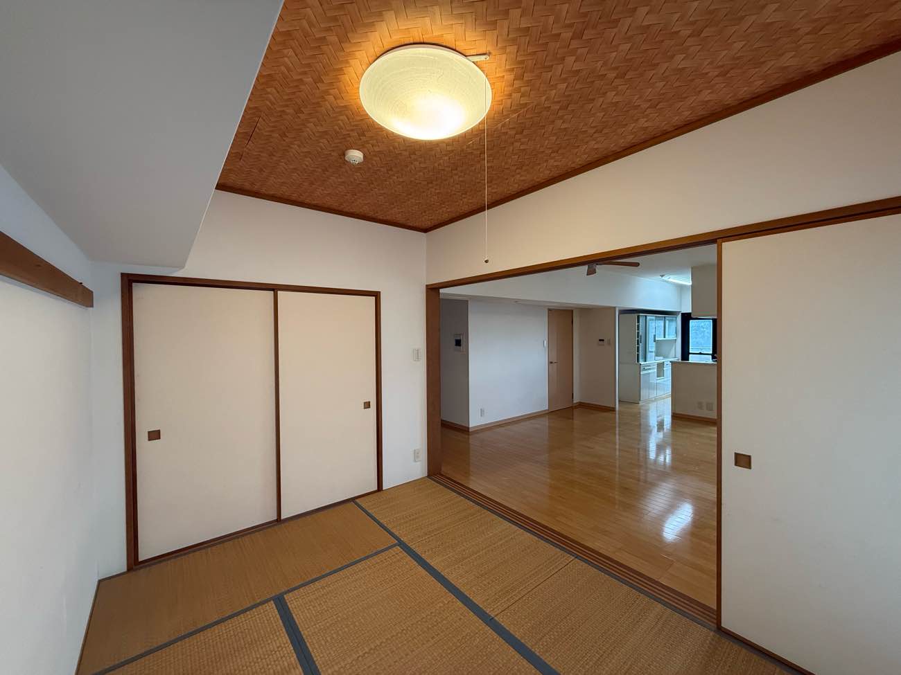 上質な水まわりと建具の工夫で叶えた、心地よい住まい