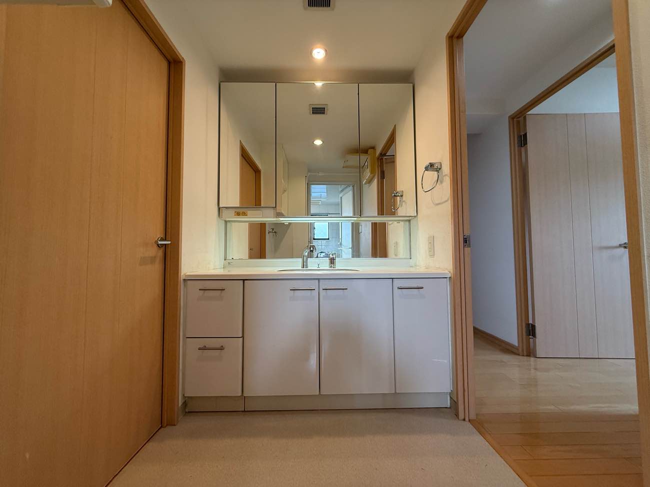 上質な水まわりと建具の工夫で叶えた、心地よい住まい