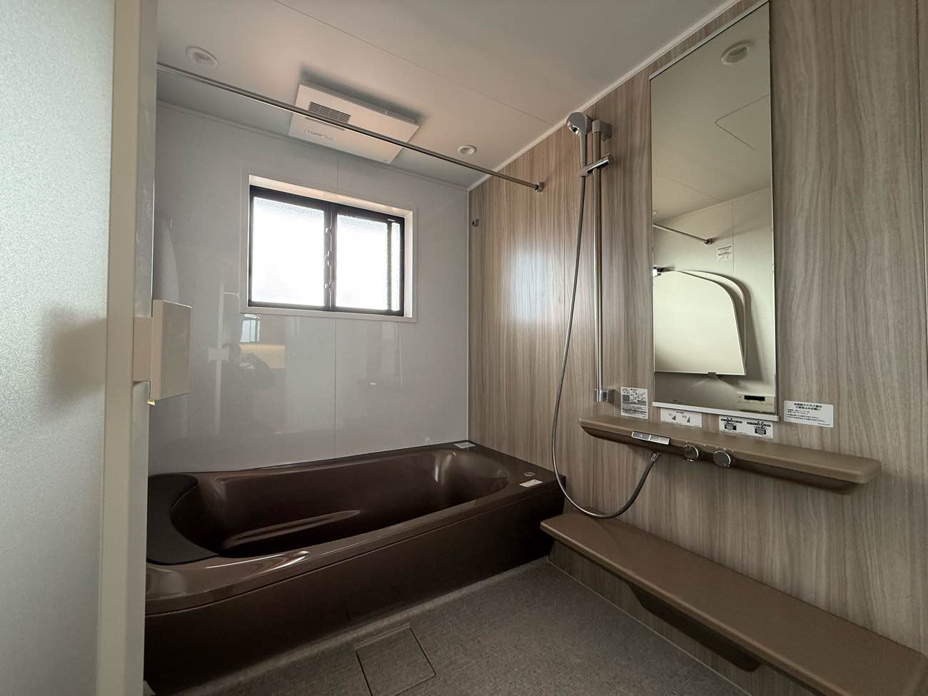 上質な水まわりと建具の工夫で叶えた、心地よい住まい