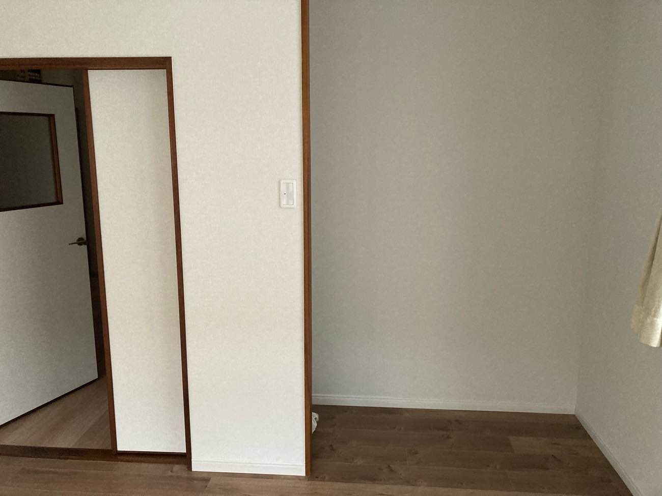 内装リフォーム後の洋室