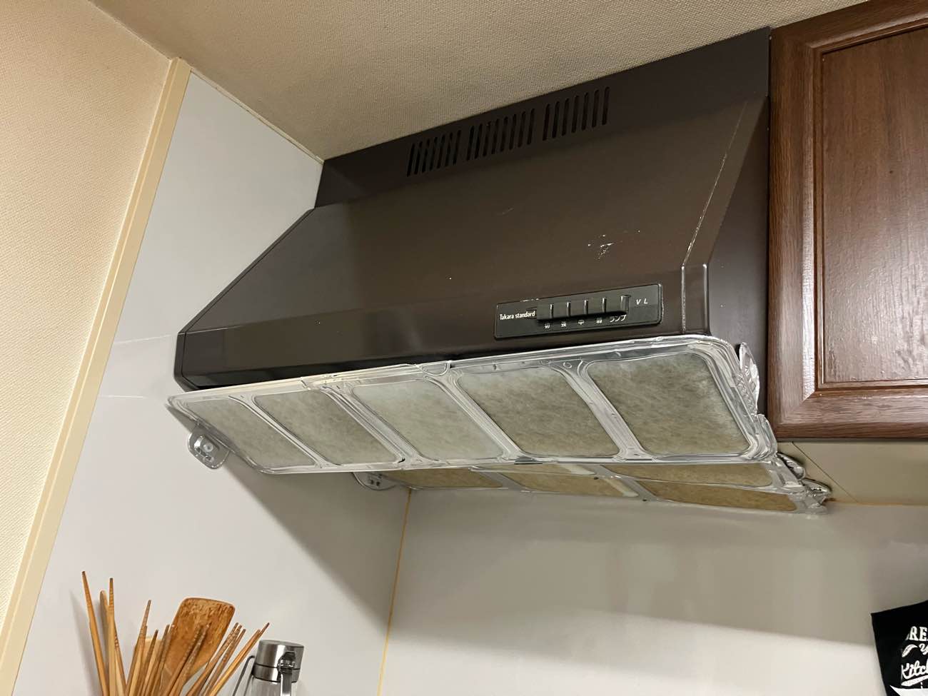 お気に入りのキッチン空間へ。造作カウンターとクロス選びにこだわったリフォーム