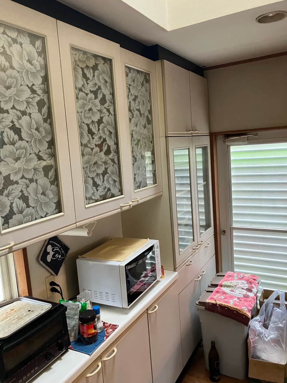 吊り戸棚を撤去し、明るく開放的なLDKへ。ご夫婦のこれからを見据えた住まいづくり