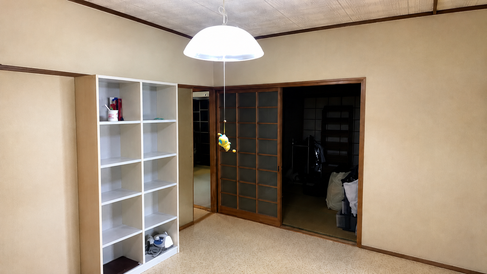 大理石調フロアと漆喰で叶えた、ホテルライクな住まい ── H様邸 マンションリノベーション工事／長崎市