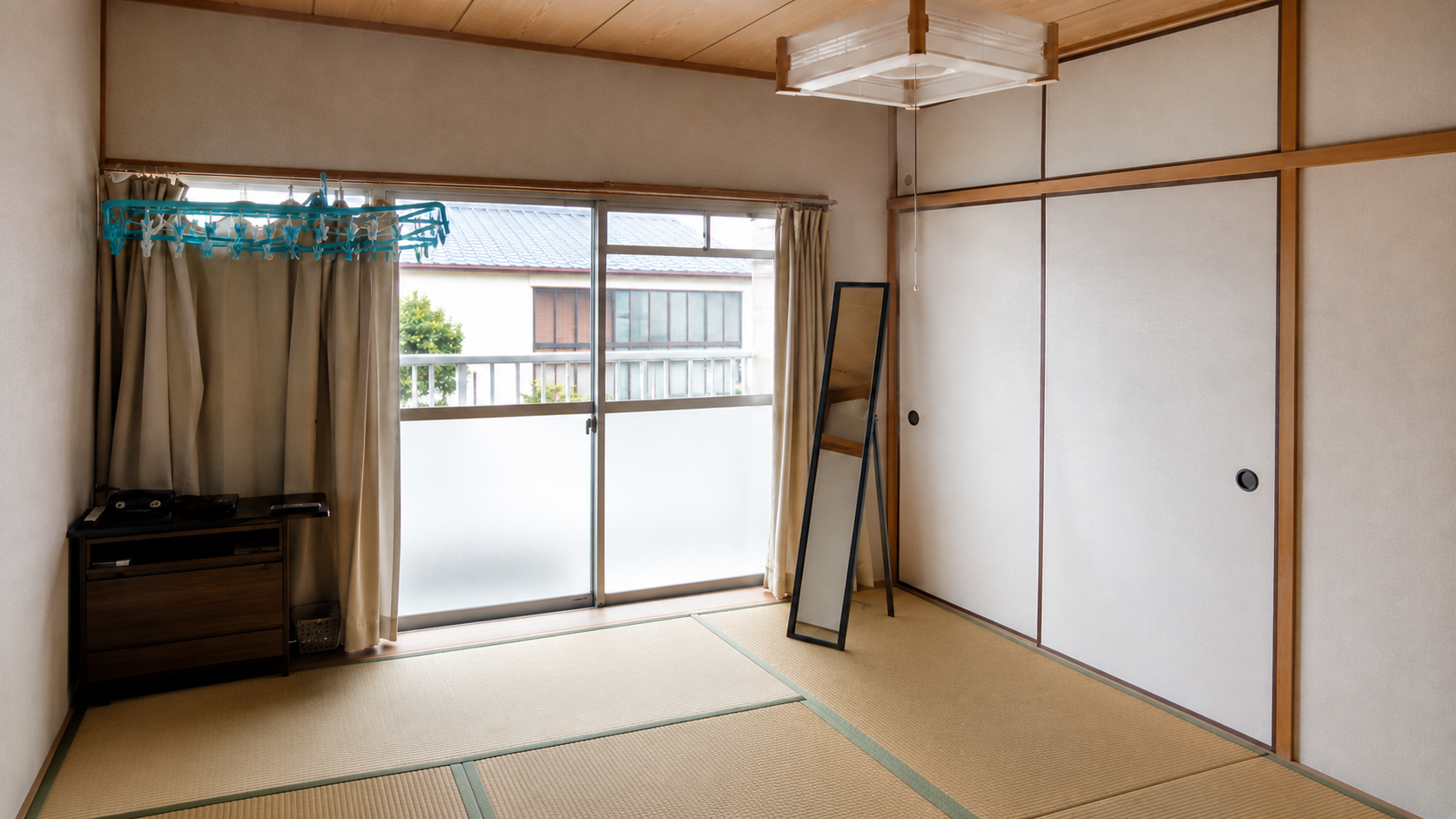 大理石調フロアと漆喰で叶えた、ホテルライクな住まい ── H様邸 マンションリノベーション工事／長崎市