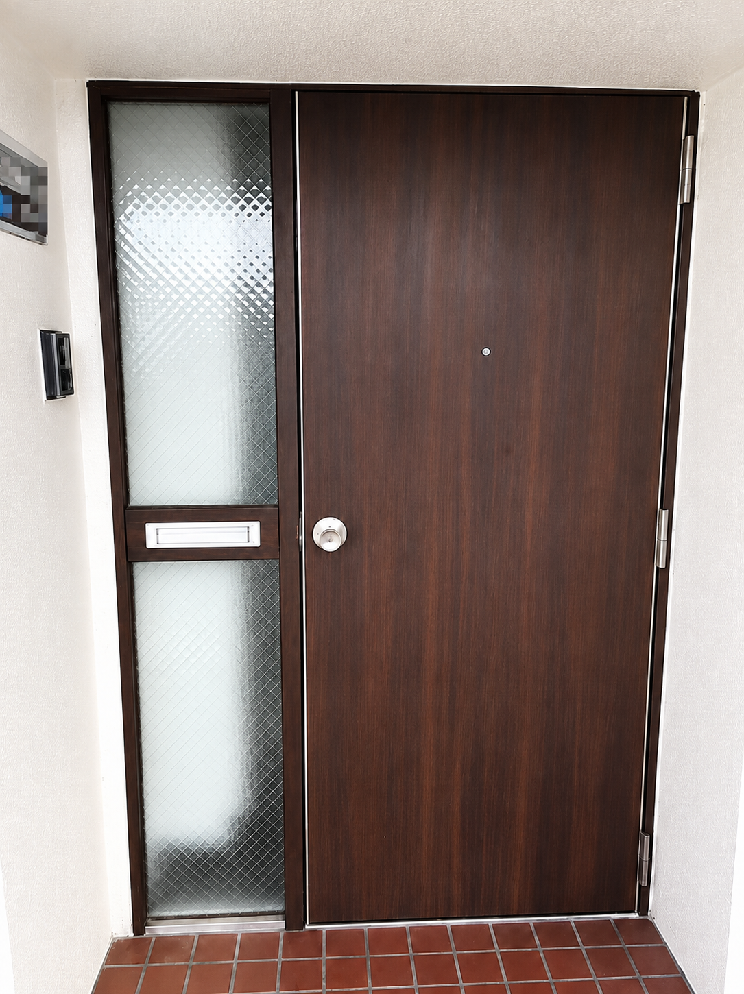 大理石調フロアと漆喰で叶えた、ホテルライクな住まい ── H様邸 マンションリノベーション工事／長崎市